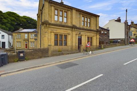 2 bedroom flat to rent, Keighley Road, Lidget, Oakworth, BD22