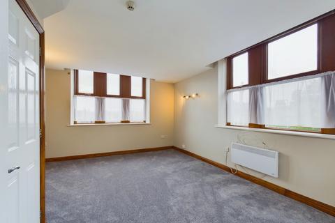 2 bedroom flat to rent, Keighley Road, Lidget, Oakworth, BD22