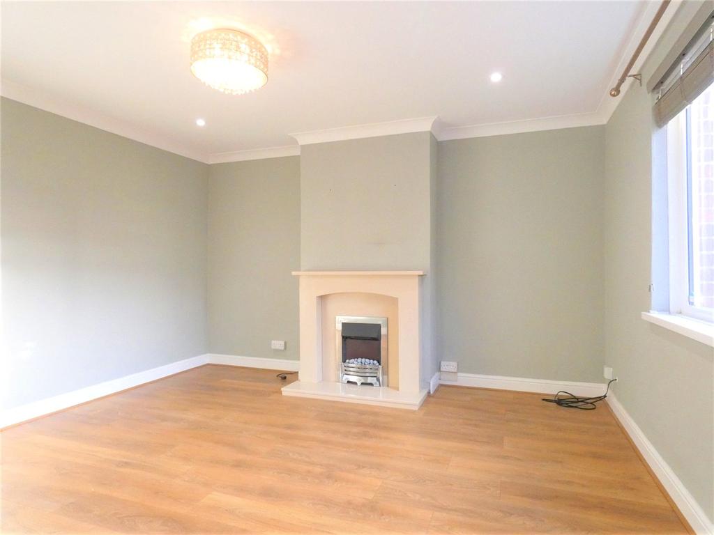 Redbridge Grove, Havant, Hampshire, PO9 2 bed terraced house £1,000 pcm (£231 pw)