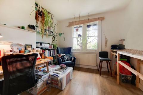 158 Risley Avenue, London, N17 7ER