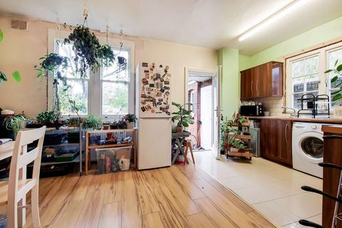 158 Risley Avenue, London, N17 7ER