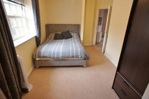 2 bedroom apartment to rent - Albany Gardens, Colchester