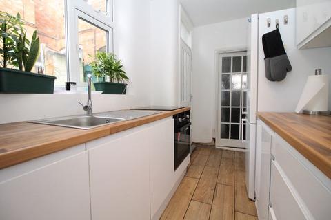 2 bedroom terraced house for sale - Pool Road, Newfoundpool, Leicester