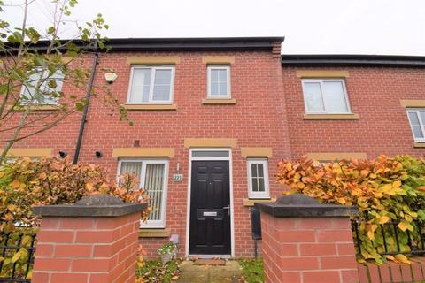 3 bedroom mews to rent - Plank Lane, Leigh