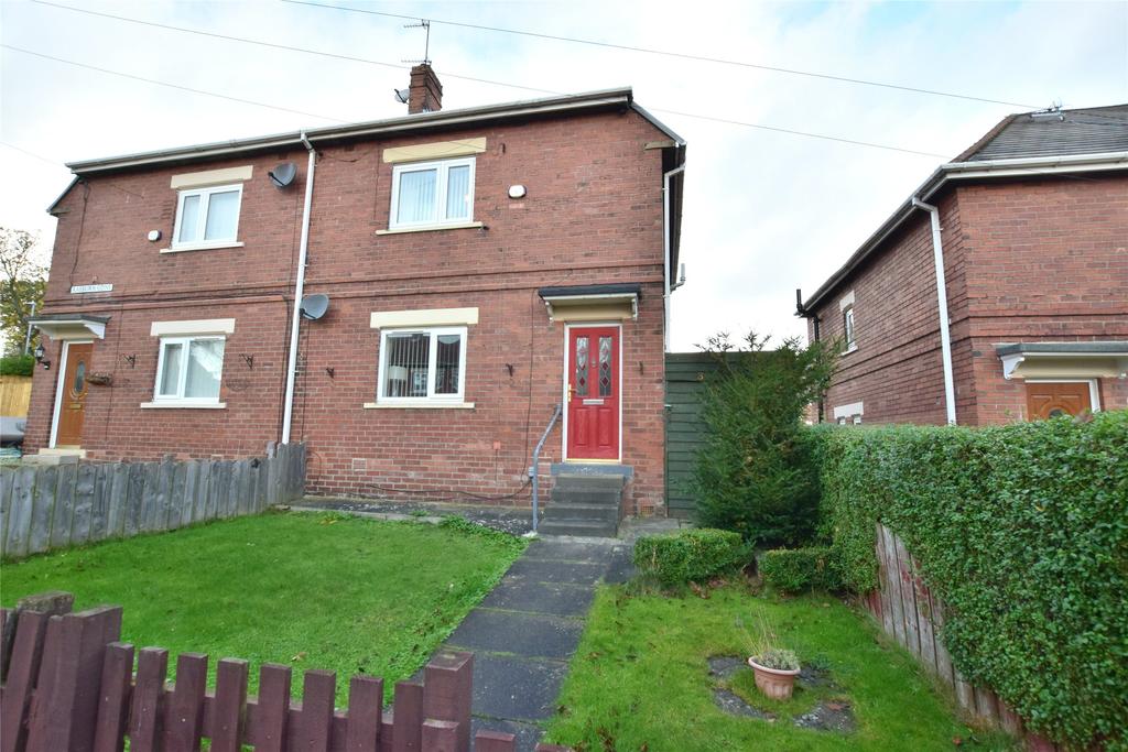 Raeburn Gardens, Gateshead, NE9 2 bed semidetached house £650 pcm (£