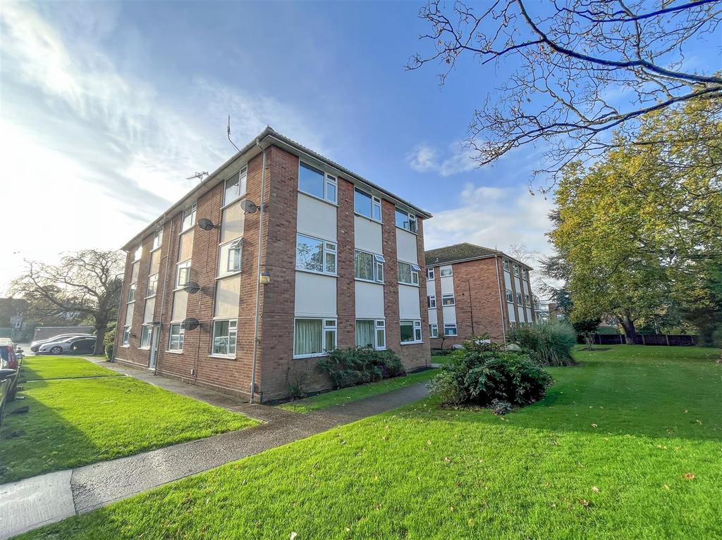 Eastbury Road, Watford 2 bed apartment £335,000