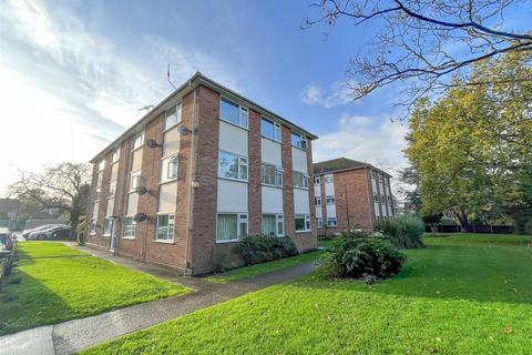 4, Carlton Court Eastbury Road, Watford, WD19 4QA
