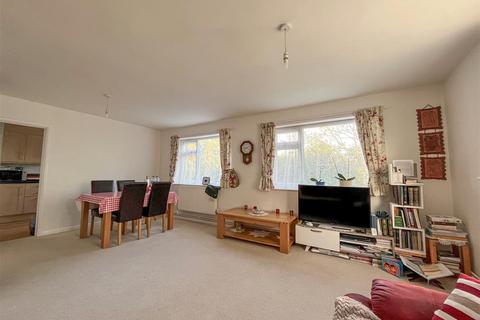 4, Carlton Court Eastbury Road, Watford, WD19 4QA