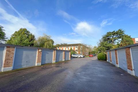 4, Carlton Court Eastbury Road, Watford, WD19 4QA