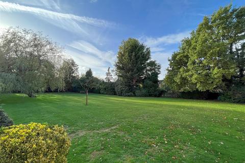 4, Carlton Court Eastbury Road, Watford, WD19 4QA