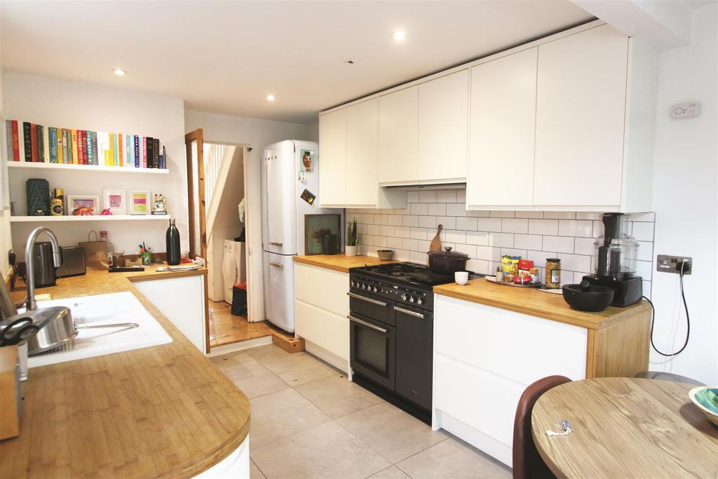 Kitchen - 1.jpg