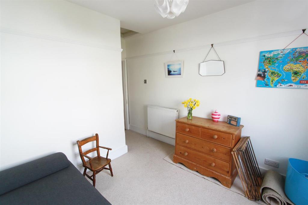 125 Montgomery bedroom small 1.jpg