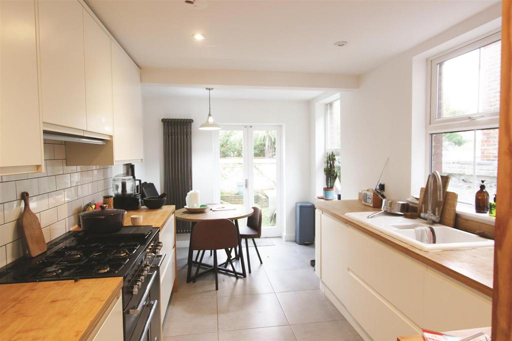 Kitchen - 2.jpg