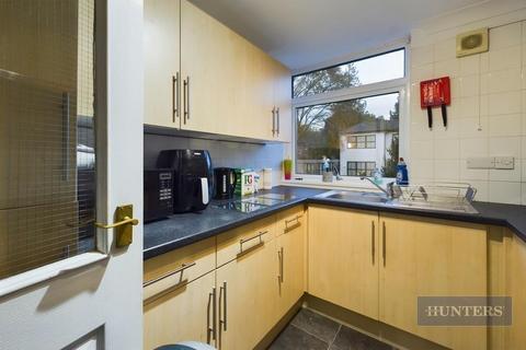 5 bedroom terraced house to rent, Sparkford Close, Winchester