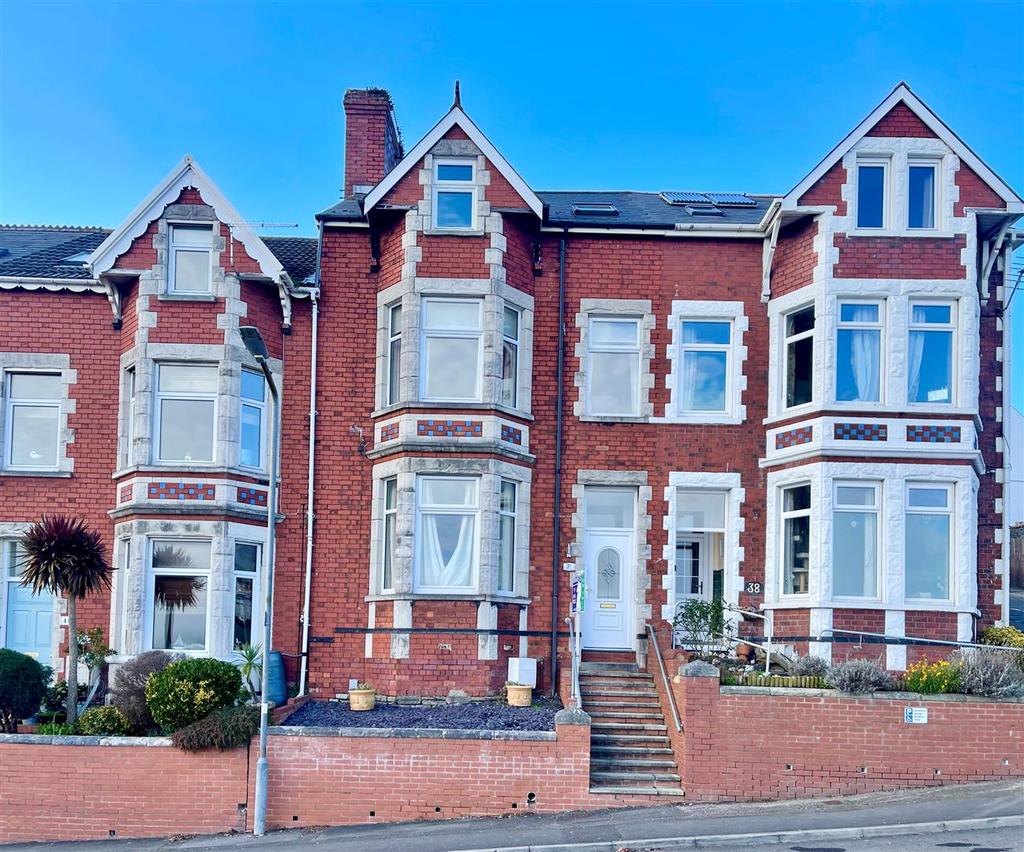 Harbour Road, Barry 5 bed terraced house £419,000