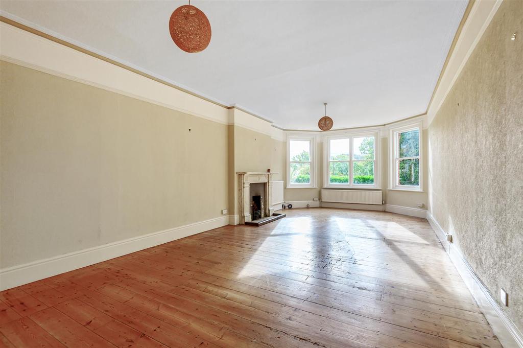 Peperharow Road, Godalming 6 bed detached house £1,250,000