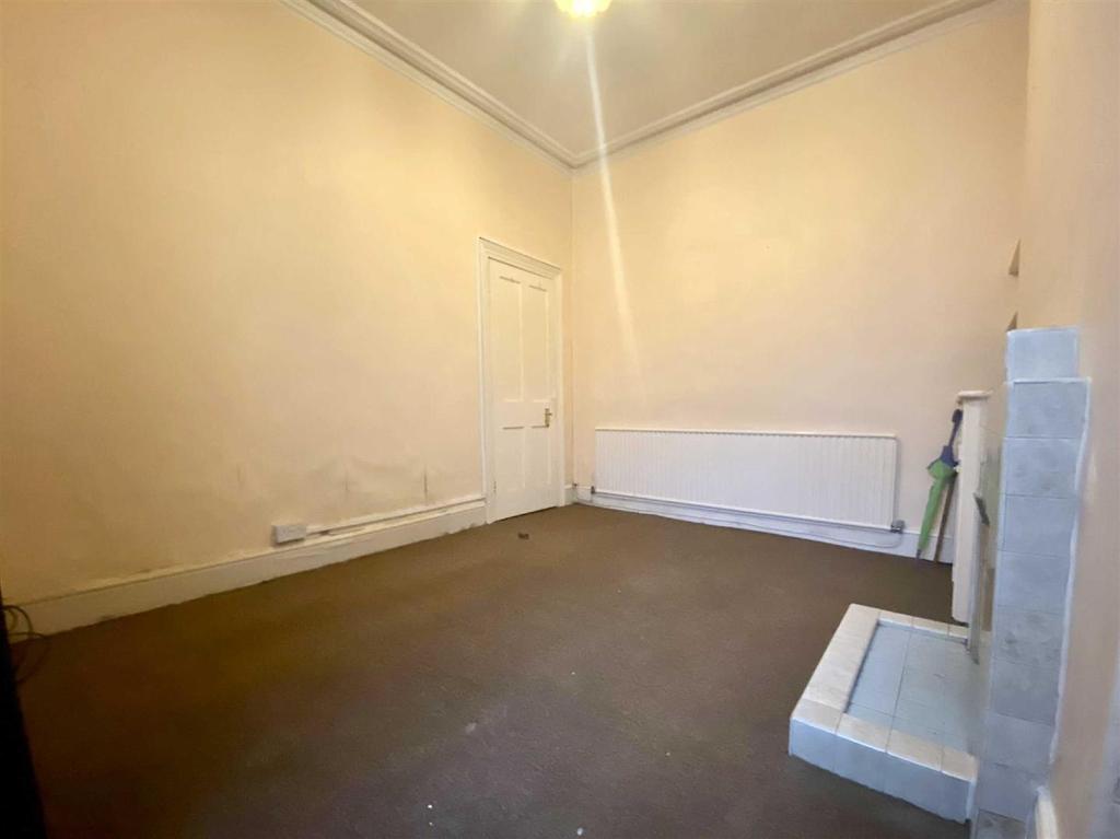 Kingsland Crescent, Barry 3 bed terraced house £182,000