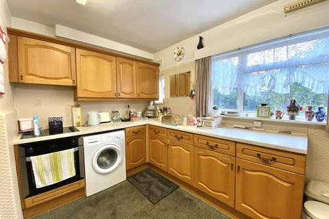 2 bedroom semi-detached house for sale - Park Lane, Hayes, UB4 8AE