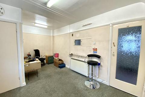 2 bedroom semi-detached house for sale - Park Lane, Hayes, UB4 8AE
