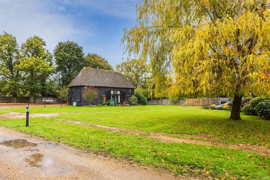 Horsham Road, Cranleigh 3 bed detached house £750,000