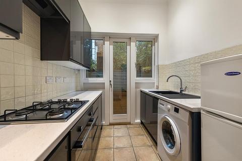 2 bedroom flat to rent, Electric Lane, Brixton