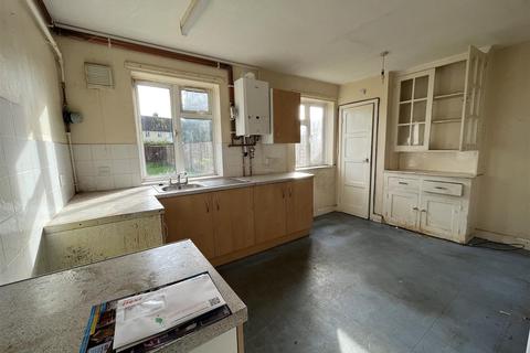 3 bedroom semi-detached house for sale - Eastleigh Road, Devizes