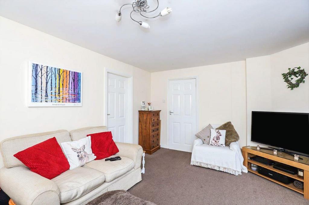 Annesley Road, Greenhill, Sheffield, S8 7SB 3 bed flat £150,000