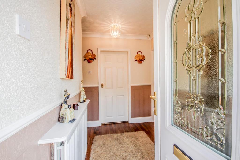 Churchill Road, Eston, Middlesbrough... 3 bed semidetached bungalow £144,000