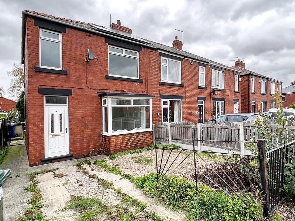Barnsley Road, Darfield, Barnsley... 3 bed end of terrace house £135,000