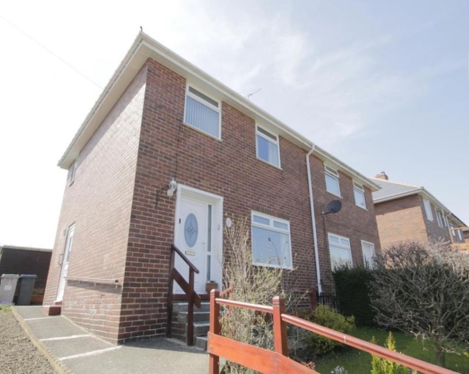 Metcalfe Road, Delves Lane, Consett 3 bed semidetached house £525