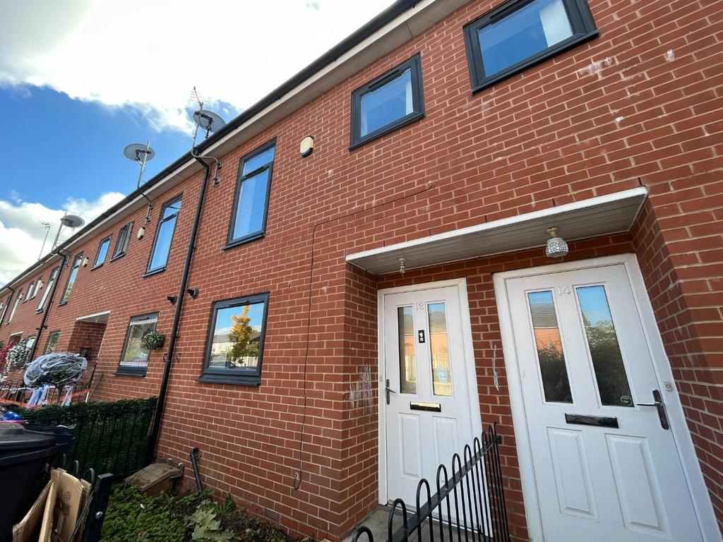Brightsmith Way, Swinton, Manchester 3 bed house £950 pcm (£219 pw)