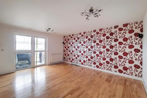 2 bedroom flat for sale - North Street, Barking