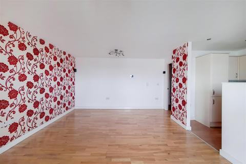 2 bedroom flat for sale - North Street, Barking