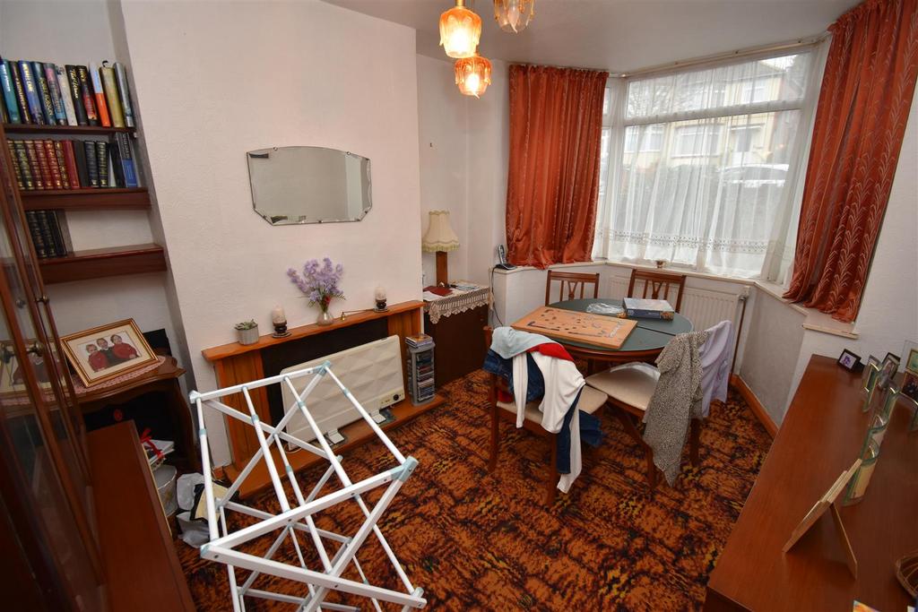 Ermington Crescent, Castle Bromwich... 3 bed semidetached house £235,000