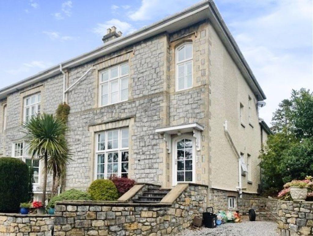 Park Street, Bridgend, CF31 4AZ 1 bed flat £750 pcm (£173 pw)