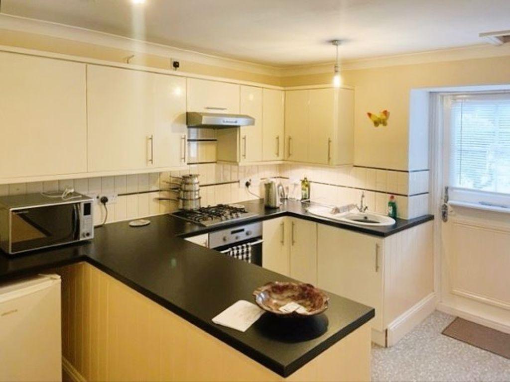 Park Street, Bridgend, CF31 4AZ 1 bed flat £750 pcm (£173 pw)