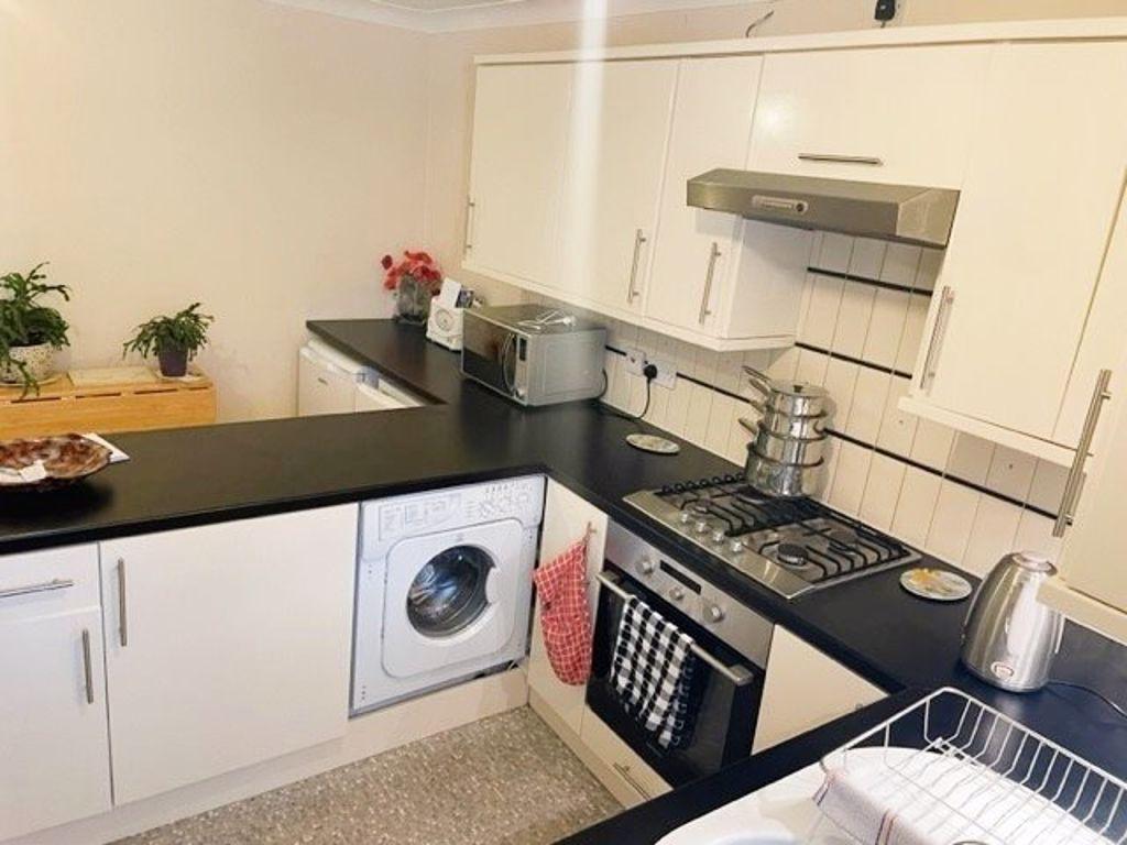 Park Street, Bridgend, CF31 4AZ 1 bed flat £750 pcm (£173 pw)