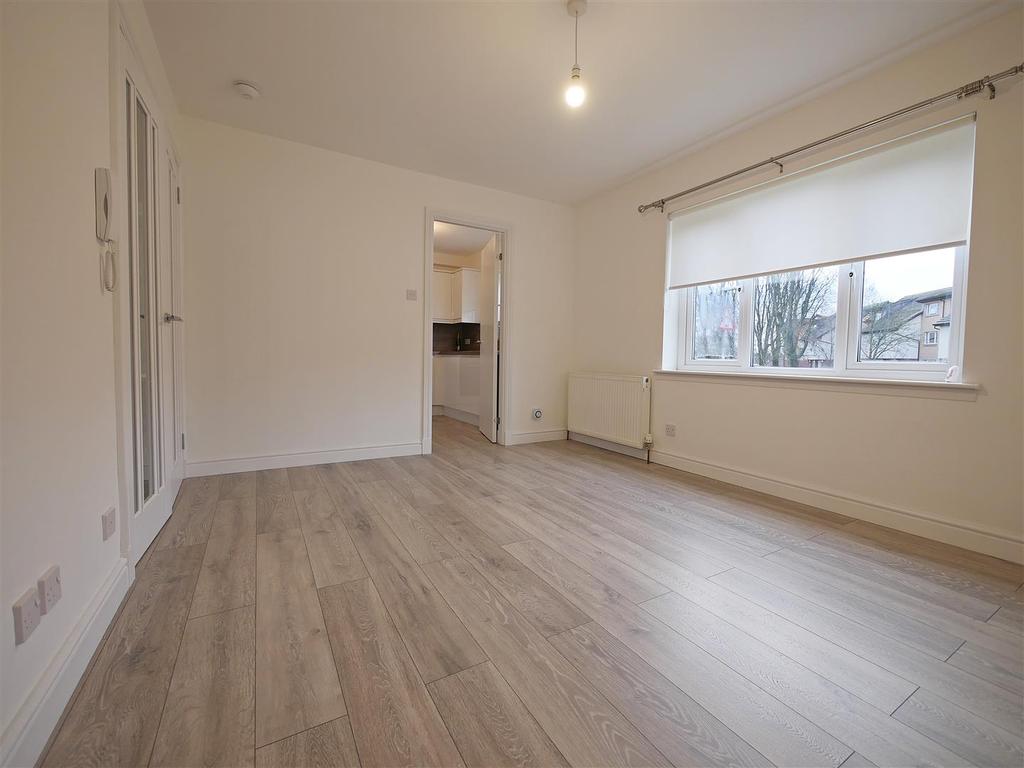 The Groves, Glasgow 2 bed flat £795 pcm (£183 pw)
