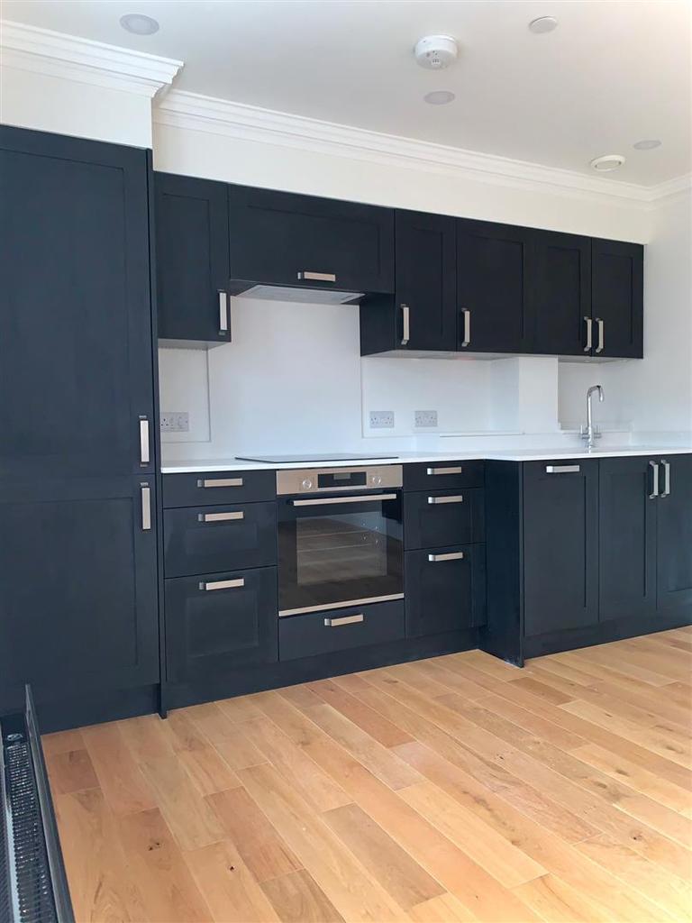 Mount Stuart Square, Cardiff 1 bed apartment £895 pcm (£207 pw)