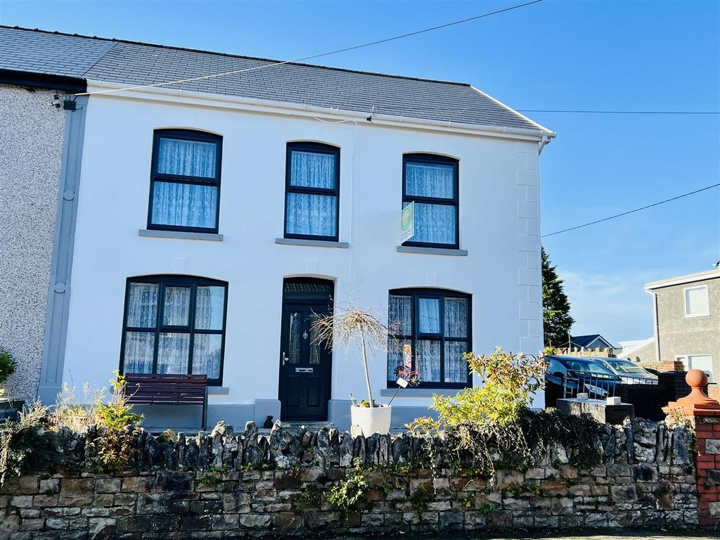 Waterloo Road, Penygroes, Llanelli 4 bed semidetached house £169,500