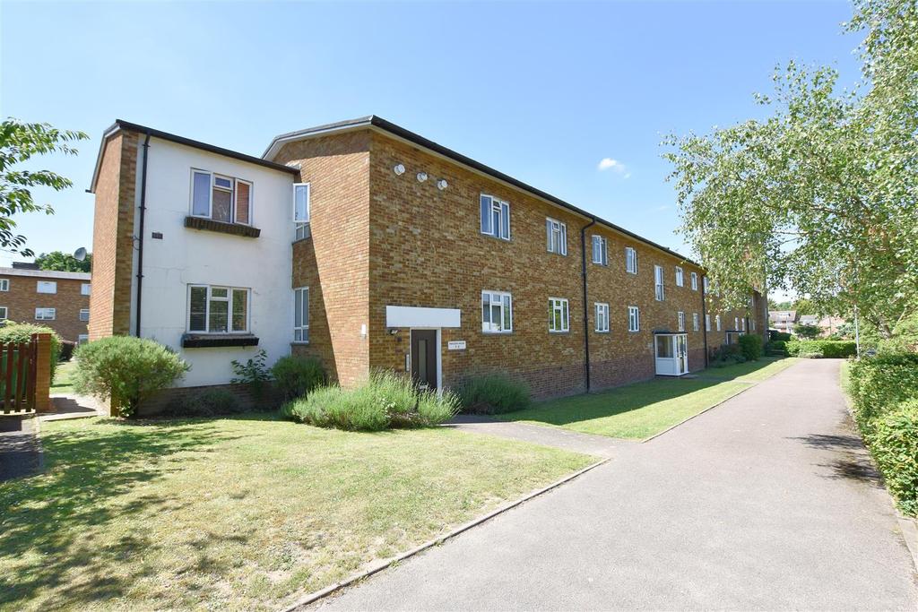 Rayleigh House, Shirley Road, Abbots... 2 bed flat £1,350 pcm (£312 pw)