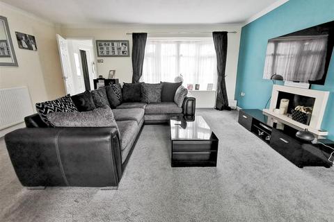 1 Victoria Drive, Great Wakering, Southend-on-sea, SS3 0AT