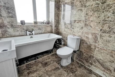 1 Victoria Drive, Great Wakering, Southend-on-sea, SS3 0AT