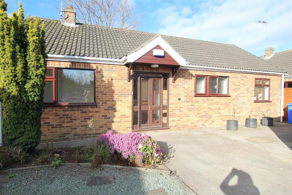Burney Close, Beverley 3 bed bungalow £950 pcm (£219 pw)