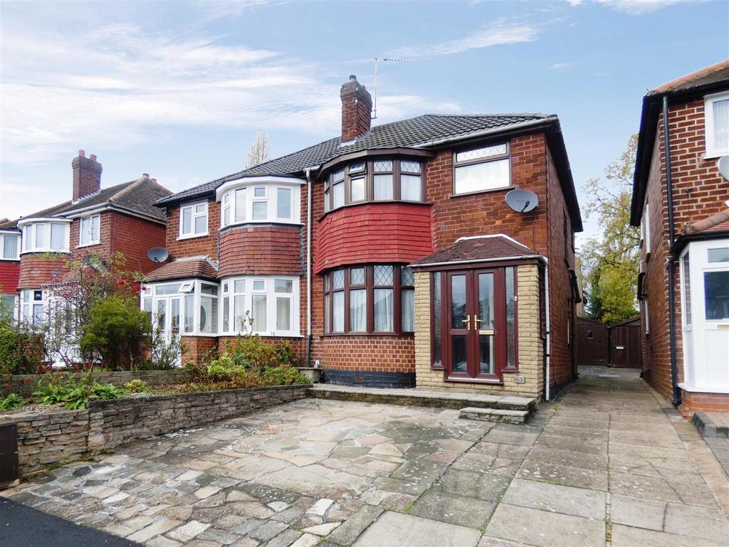 Waddington Avenue, Great Barr, Birmingham 3 bed semidetached house £