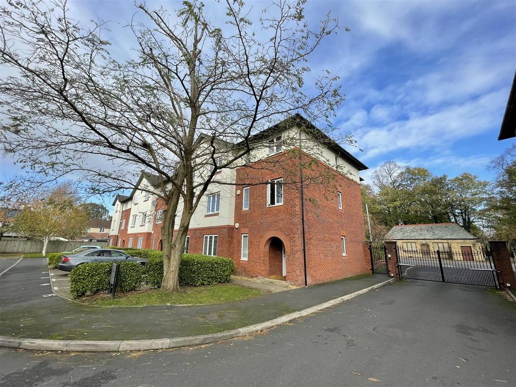 Barlow Moor Road, Manchester 2 bed house £1,050 pcm (£242 pw)