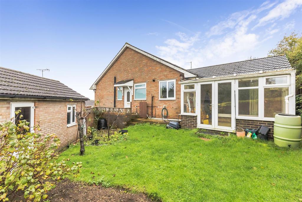 Westway Gardens, Portslade, Brighton 3 bed semidetached bungalow £
