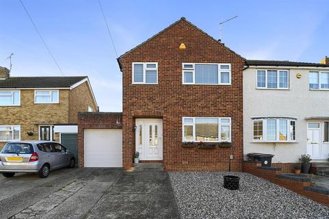 3 bedroom end of terrace house for sale - Magnolia Close, Chelmsford