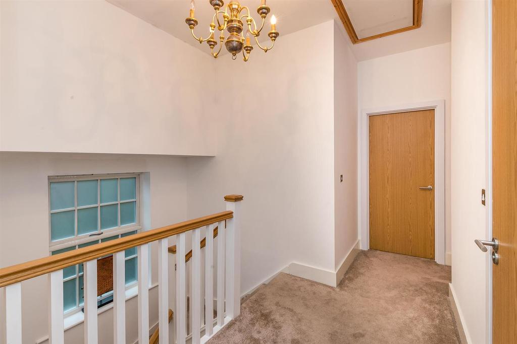 2nd Floor Landing