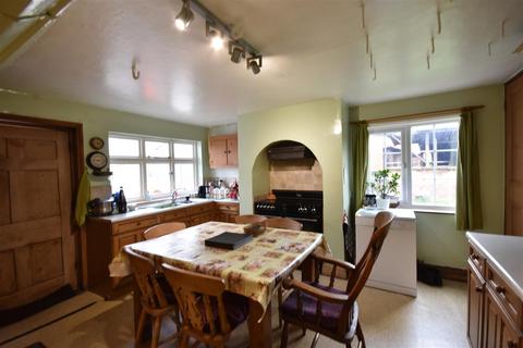 undefined, Moorhouse, Newark